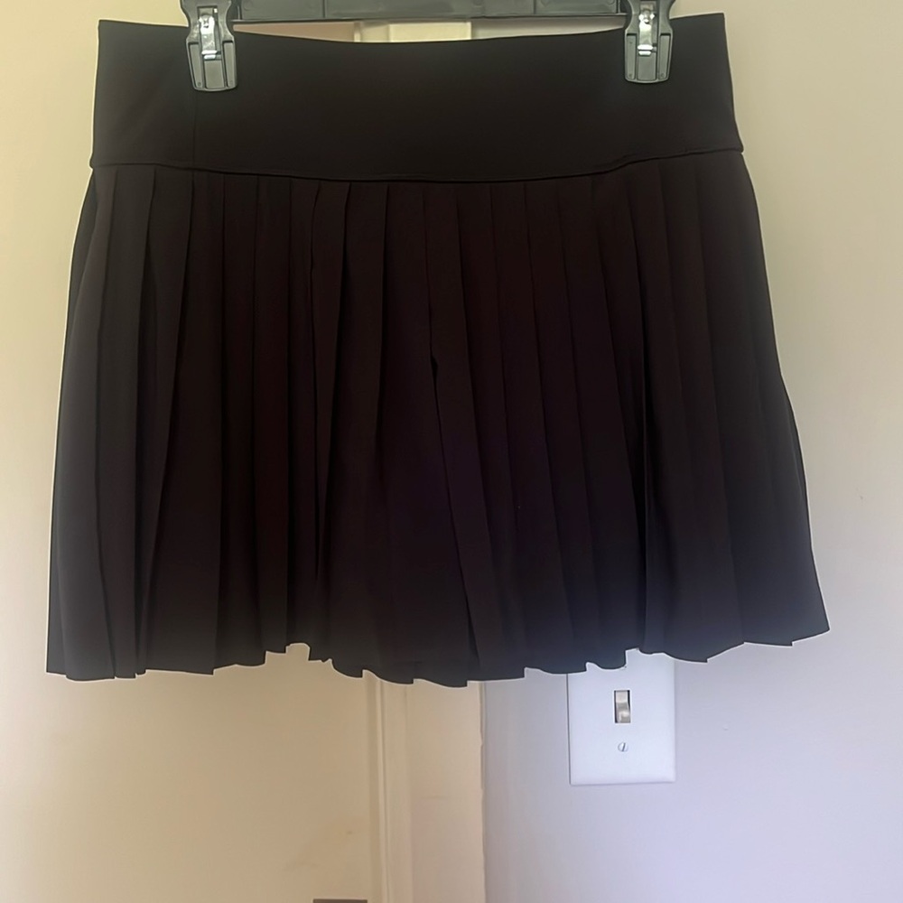 Athletes elevate pleated skort size M